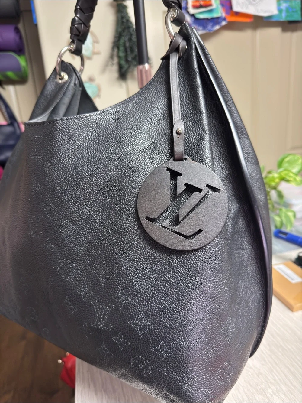 Louis Vuitton Carmel hobo in black mahina leather